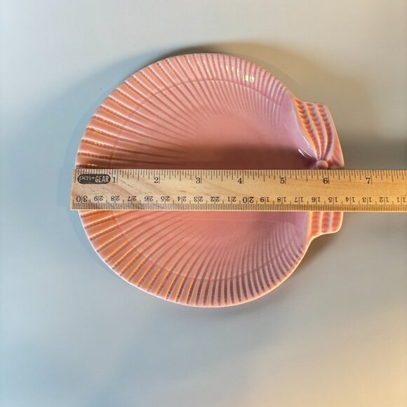 Vintage Pink Shell Shaped Soap, Jewelry or Trinket Dish - Picture 12 of 13